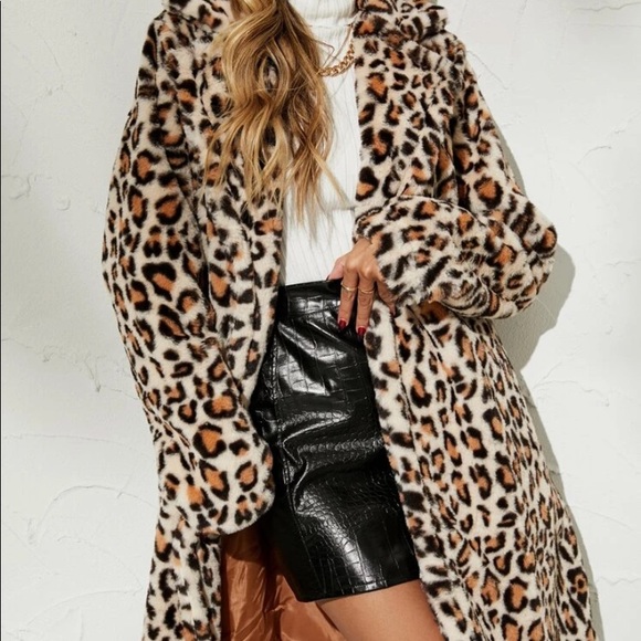 Cozy leopard print  vegan fur jacket - Picture 5 of 7